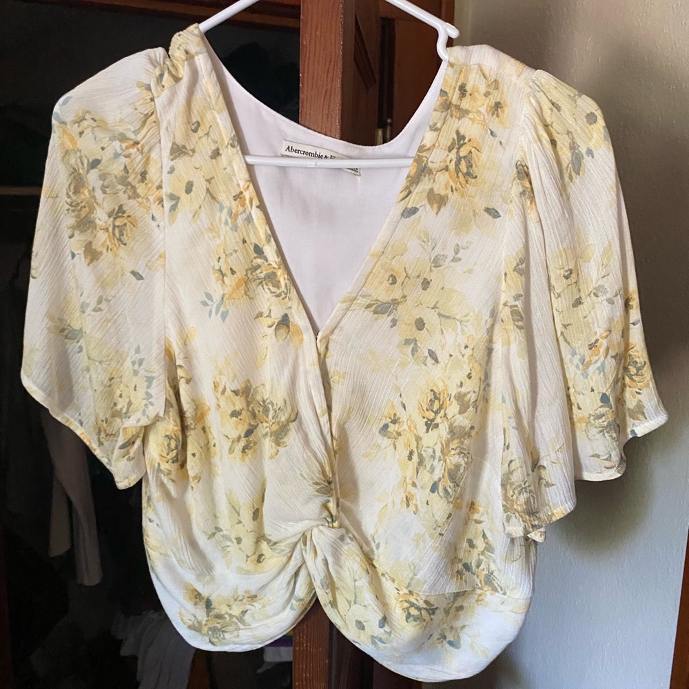 Abercrombie & Fitch cropped flower top